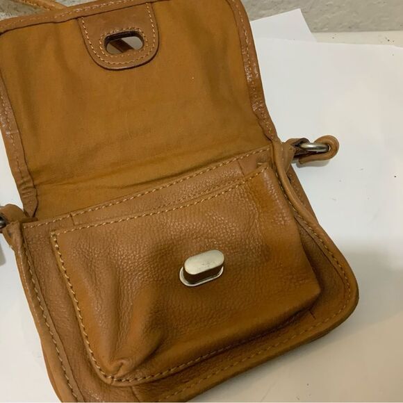 Fossil Tan Leather Crossbody Bag Purse 6.5 x 5.5 Logo Compartments Mini Purse - Picture 3 of 9